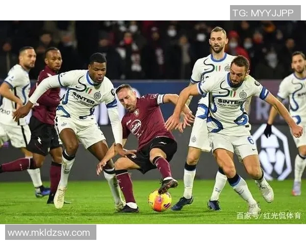 上海足球队状态火热领跑最新TOP10球队榜单分析