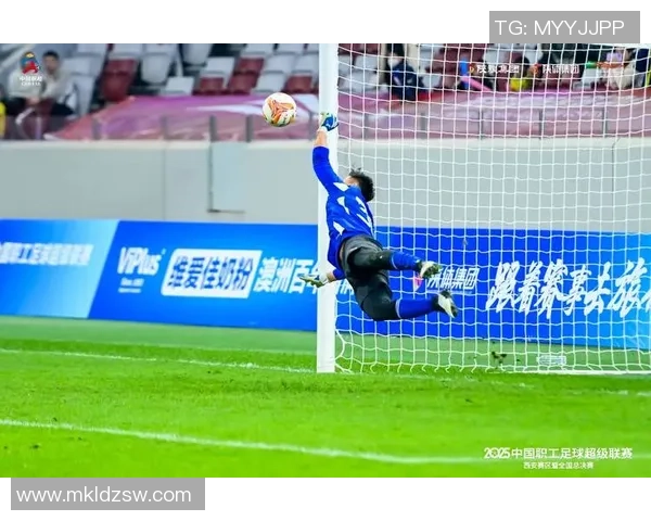 赛后分析:上海足球队与西安足球队的战术意识与表现对比探讨 赛后分析:上海足球队与西安足球队的战术意识与表现对比探讨