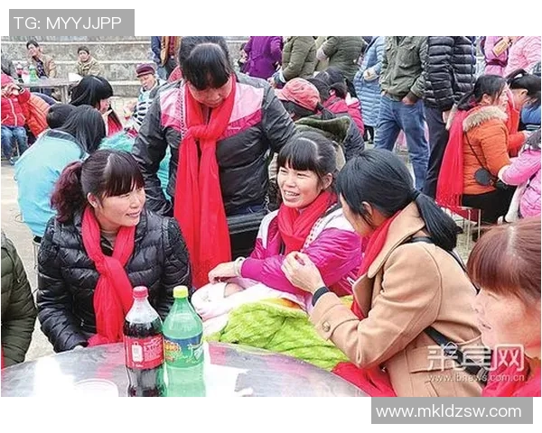 足球明星太太携家人回乡团圆过年温馨时刻感动全场