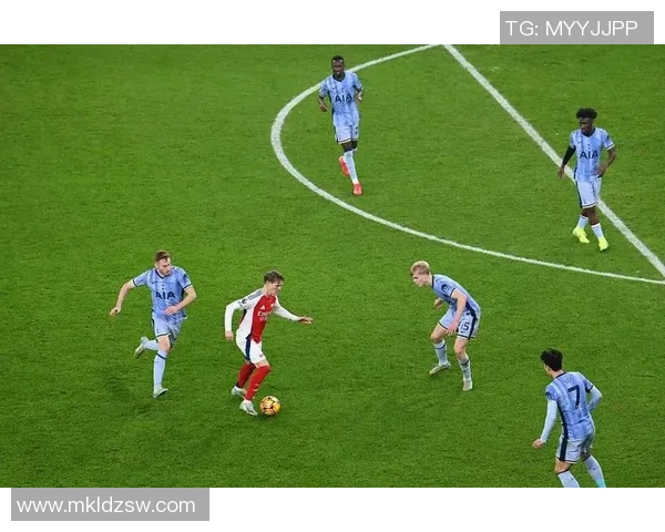 足球明星点球助跑技巧揭秘助你轻松掌握罚球的艺术与心理战术 足球明星点球助跑技巧揭秘助你轻松掌握罚球的艺术与心理战术