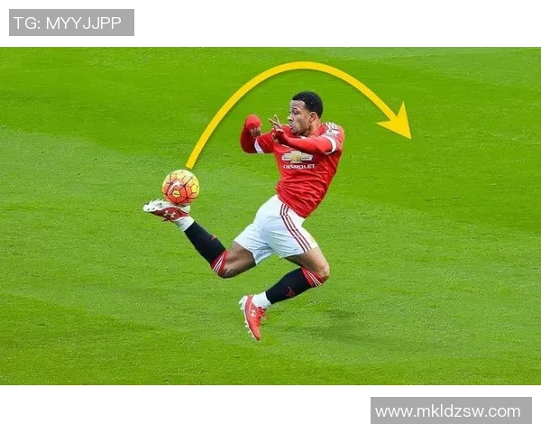 足球明星精彩出场瞬间回顾与经典瞬间集锦展示 足球明星精彩出场瞬间回顾与经典瞬间集锦展示