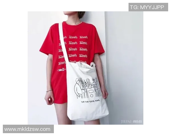 足球明星眼镜盒的时尚魅力与实用性完美结合,展现个性与品位的必备单品 足球明星眼镜盒的时尚魅力与实用性完美结合,展现个性与品位的必备单品