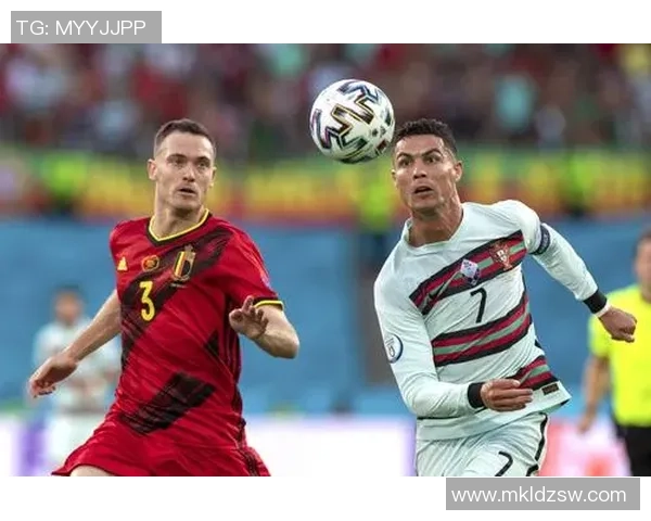 足球明星经典进球瞬间解析与技巧分享让你领略足球魅力 足球明星经典进球瞬间解析与技巧分享让你领略足球魅力