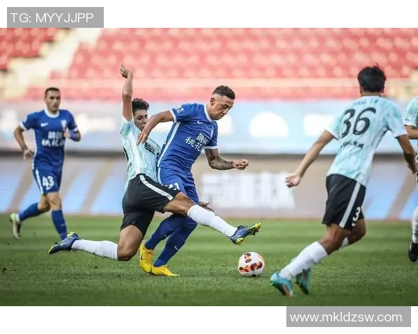 足球热点：解读武汉足球队的中路突破